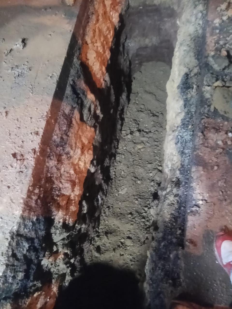 Excavación y revisión de la red existente