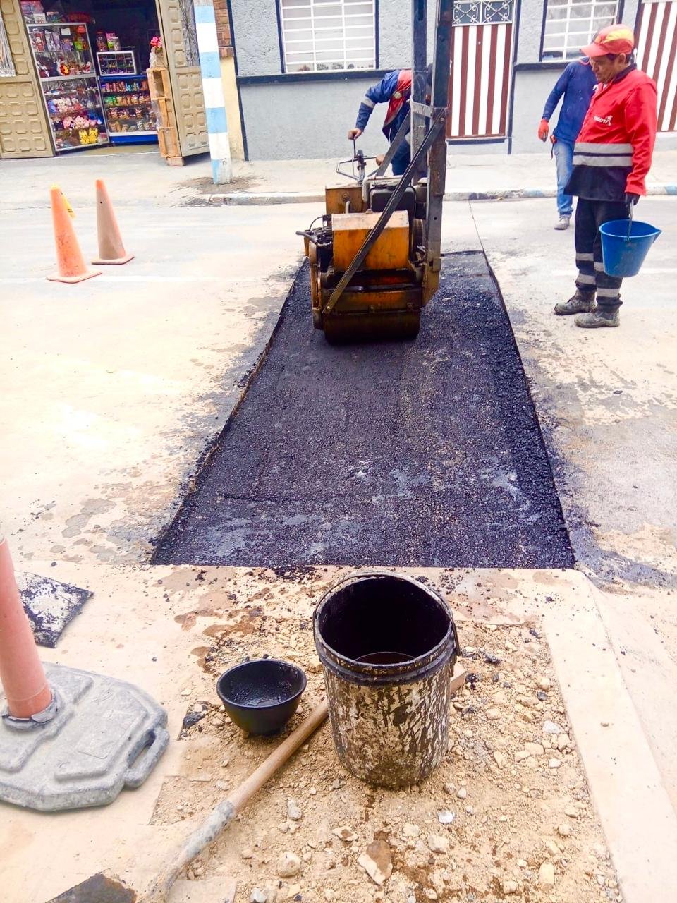 Compactación del asfalto con rodillo